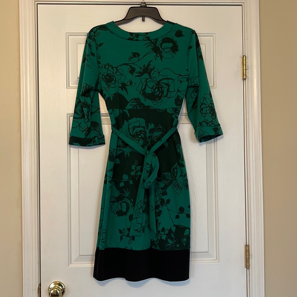 Green and Black Floral Print tie back 3/4 sleeve dress Christmas dress